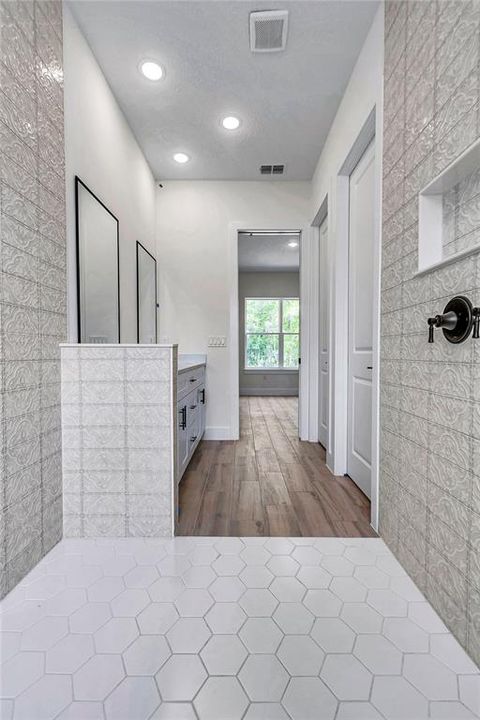 For Sale: $497,000 (3 beds, 2 baths, 1834 Square Feet)