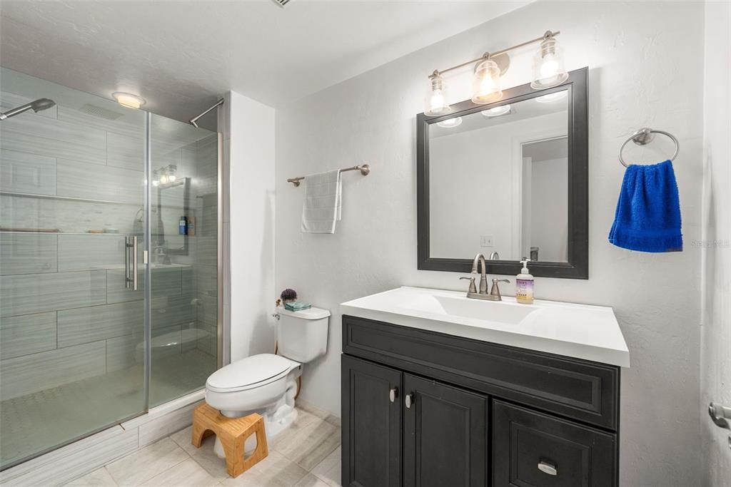 Active With Contract: $269,000 (2 beds, 2 baths, 1588 Square Feet)
