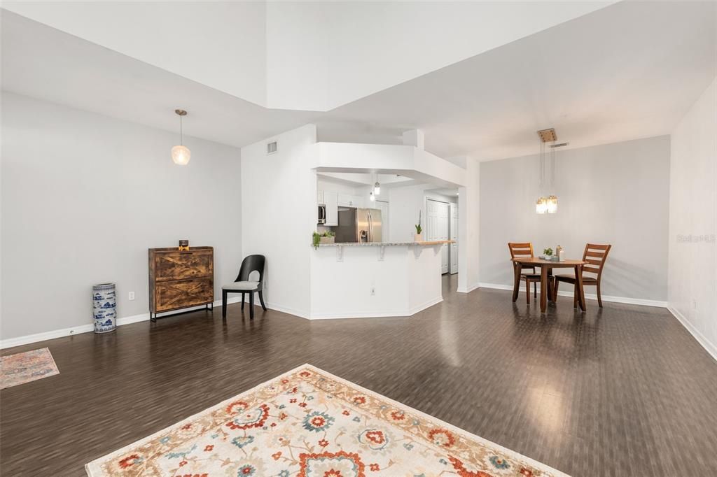 Active With Contract: $269,000 (2 beds, 2 baths, 1588 Square Feet)
