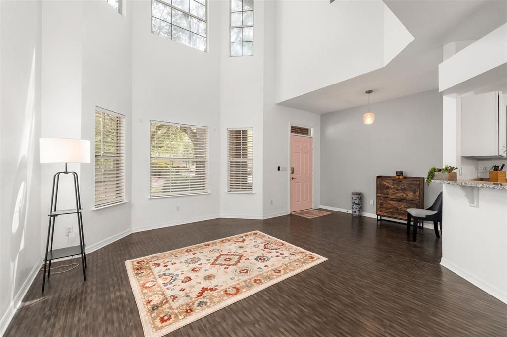 Active With Contract: $269,000 (2 beds, 2 baths, 1588 Square Feet)