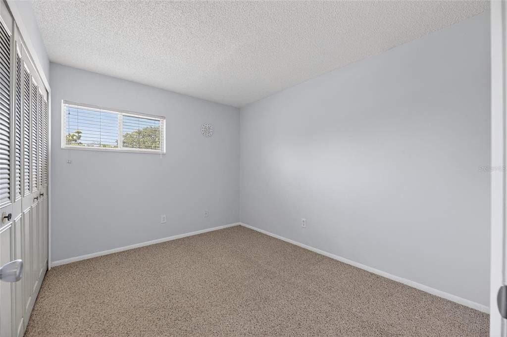 Active With Contract: $133,000 (2 beds, 1 baths, 852 Square Feet)