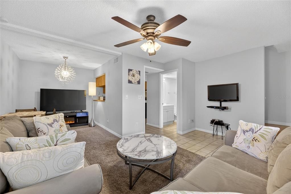 Active With Contract: $133,000 (2 beds, 1 baths, 852 Square Feet)