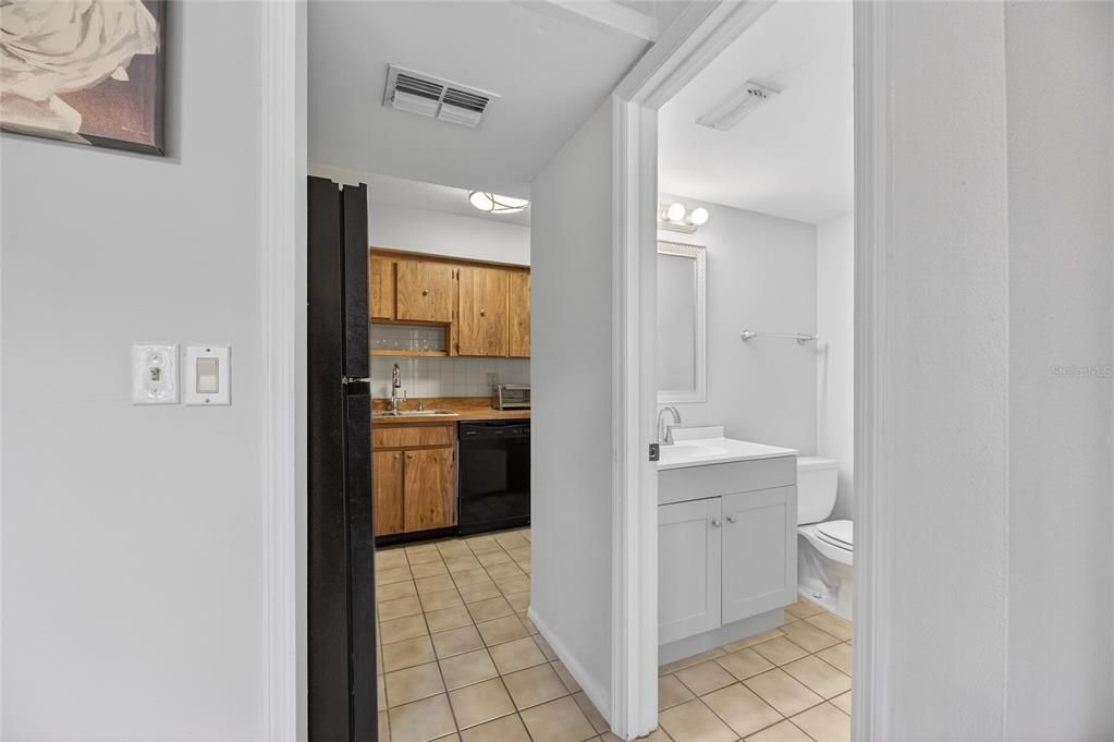 Active With Contract: $133,000 (2 beds, 1 baths, 852 Square Feet)