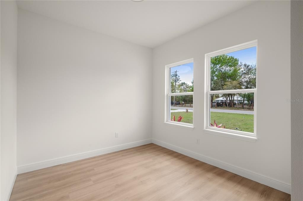 For Sale: $354,000 (3 beds, 2 baths, 1483 Square Feet)