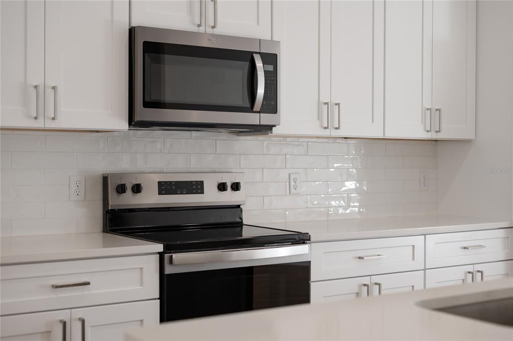 For Sale: $354,000 (3 beds, 2 baths, 1483 Square Feet)