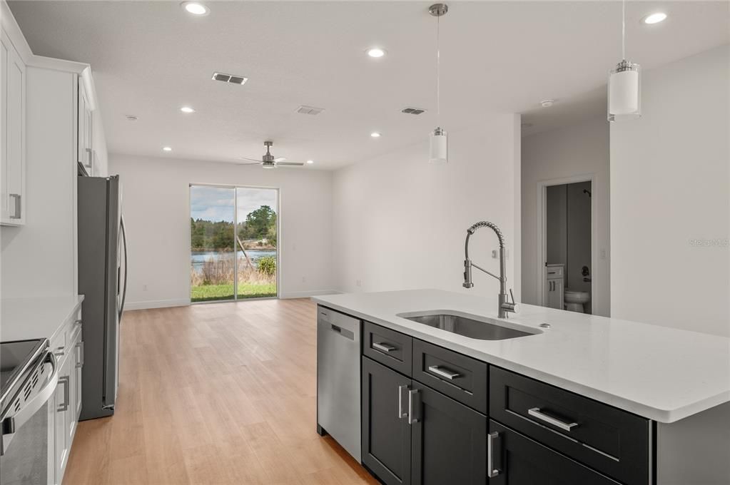 For Sale: $354,000 (3 beds, 2 baths, 1483 Square Feet)