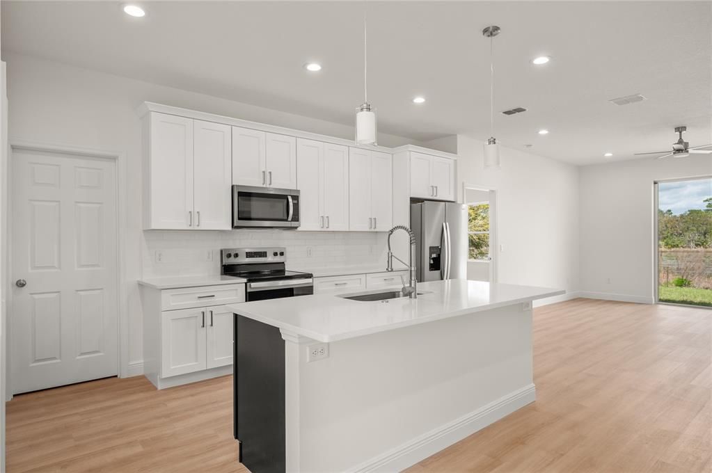 For Sale: $354,000 (3 beds, 2 baths, 1483 Square Feet)