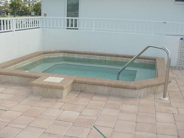 Activo con contrato: $125,000 (2 camas, 2 baños, 1100 Pies cuadrados)