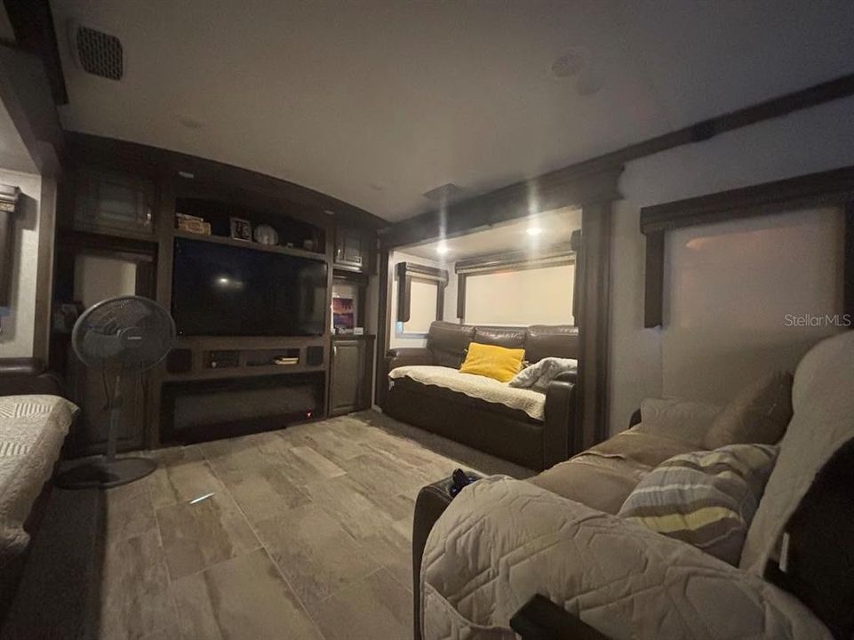 На продажу: $88,000 (0.10 acres)