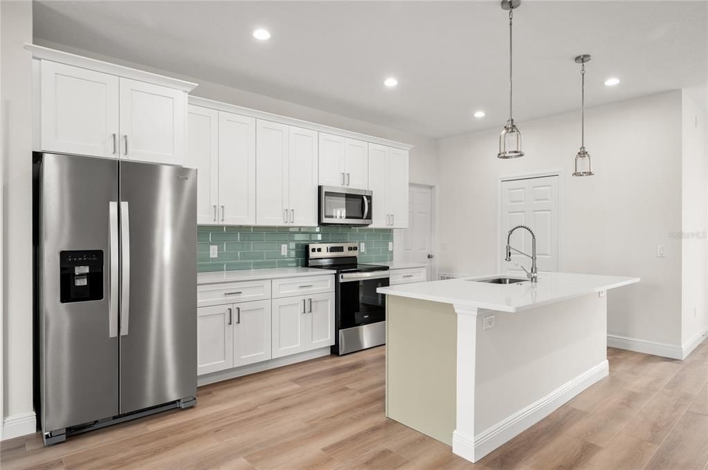 For Sale: $354,000 (3 beds, 2 baths, 1483 Square Feet)