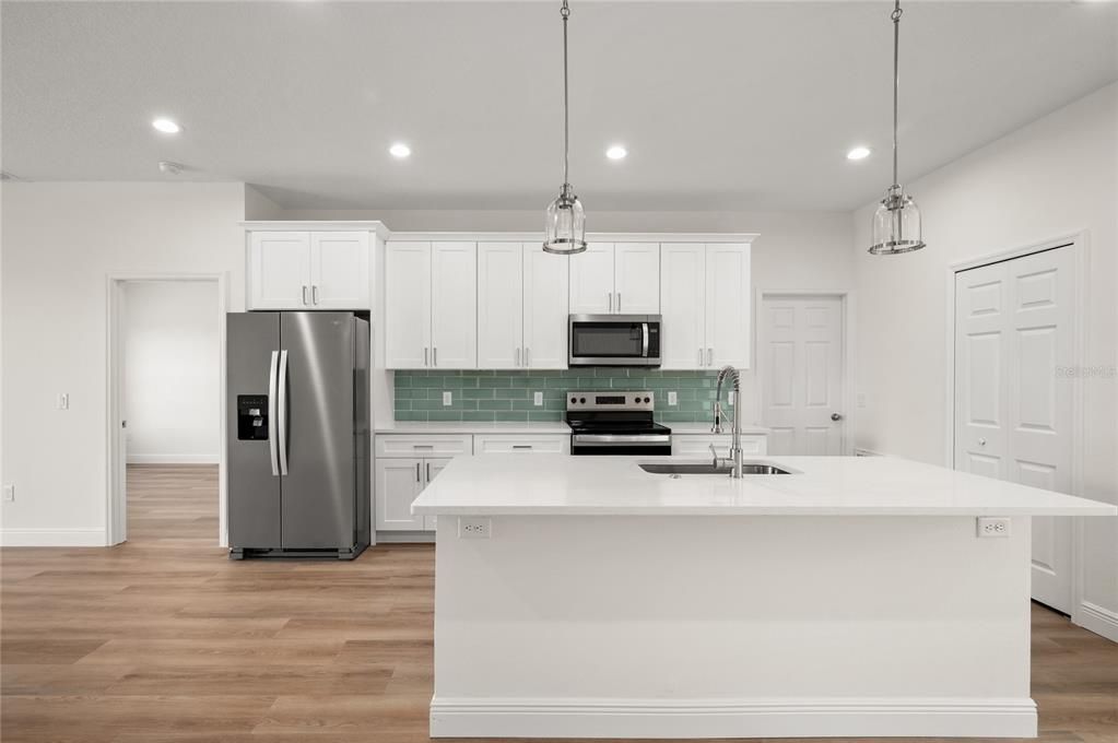 For Sale: $354,000 (3 beds, 2 baths, 1483 Square Feet)