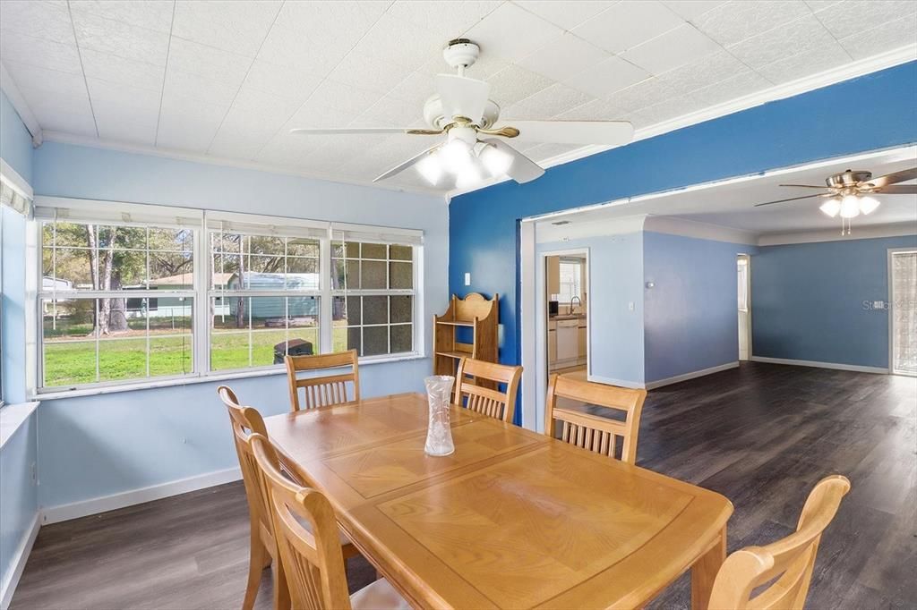 En Venta: $249,900 (3 camas, 2 baños, 1684 Pies cuadrados)