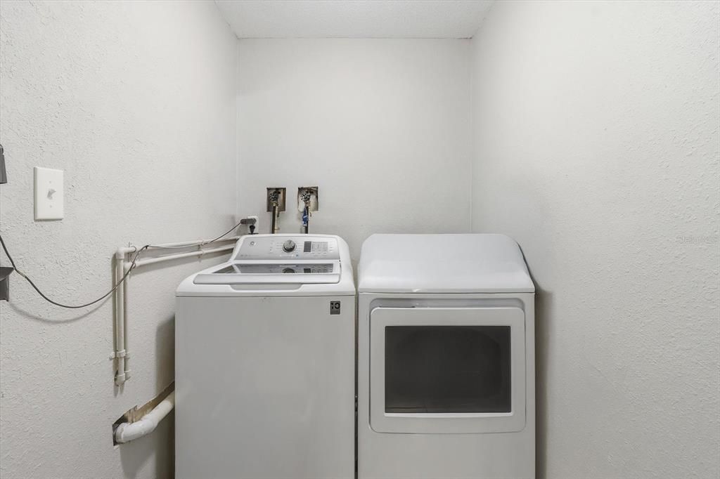 En Venta: $249,900 (3 camas, 2 baños, 1684 Pies cuadrados)