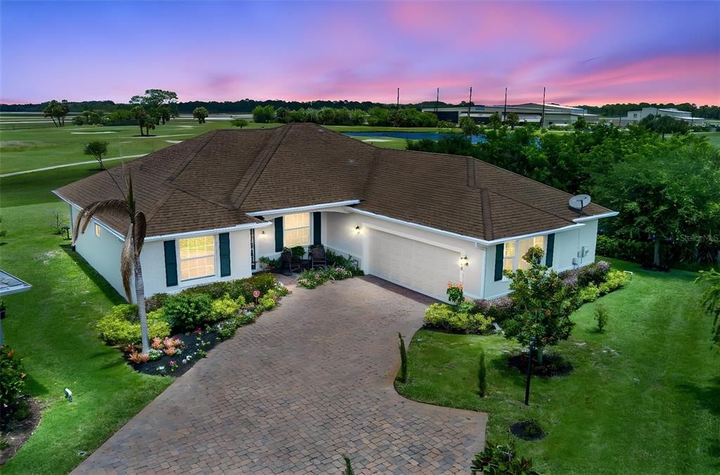 En Venta: $575,000 (3 camas, 2 baños, 2335 Pies cuadrados)