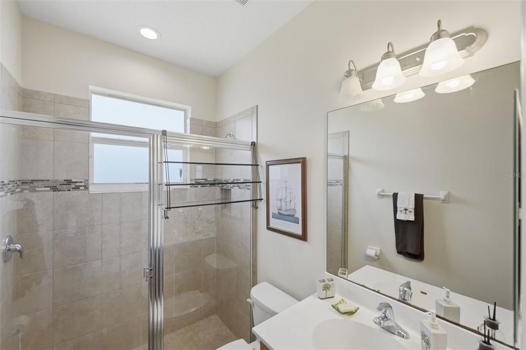 En Venta: $575,000 (3 camas, 2 baños, 2335 Pies cuadrados)