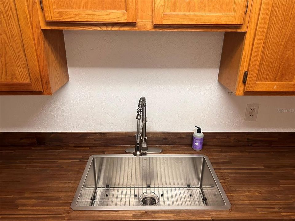 Activo con contrato: $199,000 (3 camas, 1 baños, 1318 Pies cuadrados)