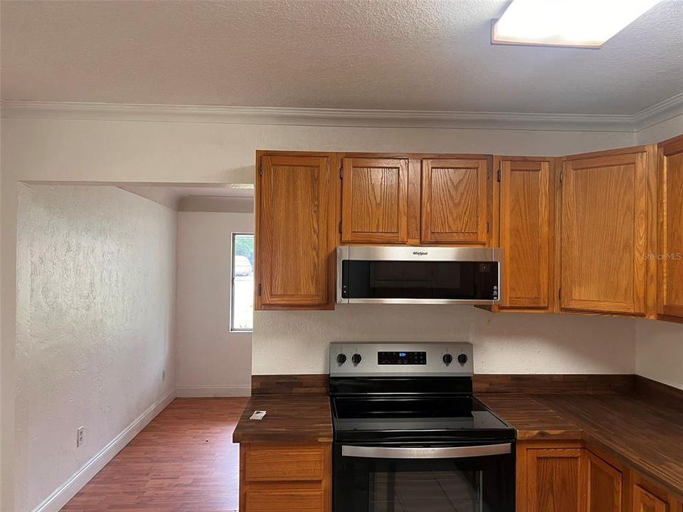 Activo con contrato: $199,000 (3 camas, 1 baños, 1318 Pies cuadrados)