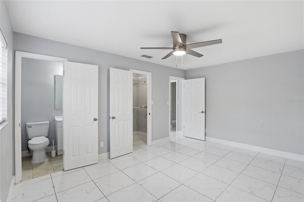 Activo con contrato: $249,000 (3 camas, 1 baños, 1106 Pies cuadrados)