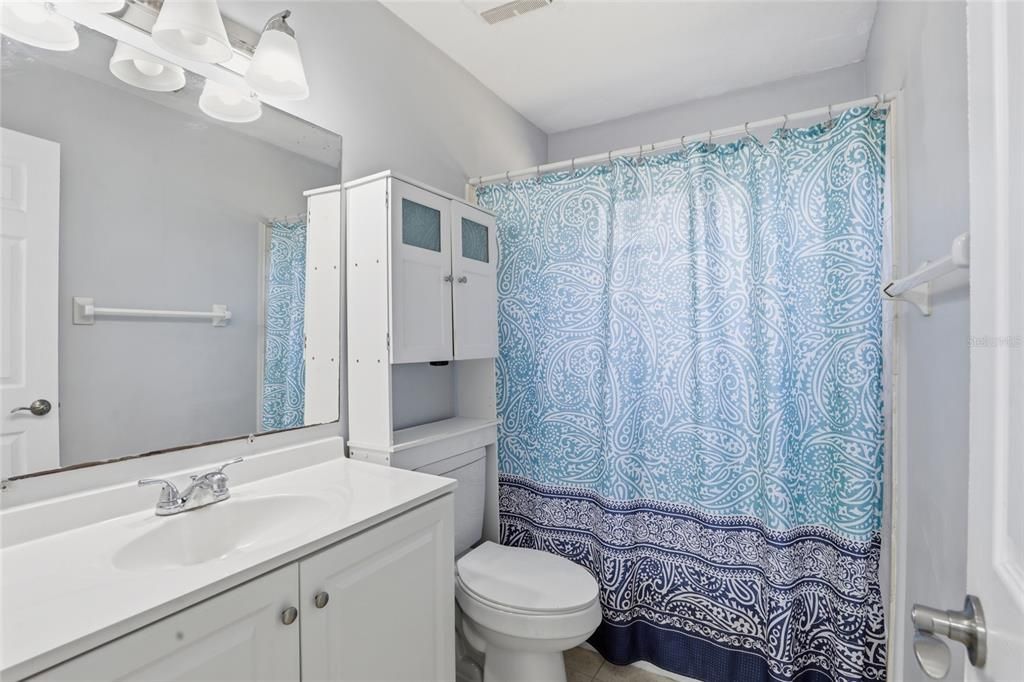 Activo con contrato: $249,000 (3 camas, 1 baños, 1106 Pies cuadrados)