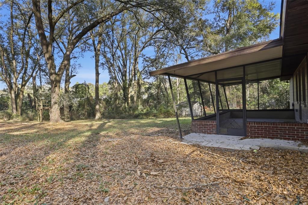 Activo con contrato: $249,000 (3 camas, 1 baños, 1106 Pies cuadrados)