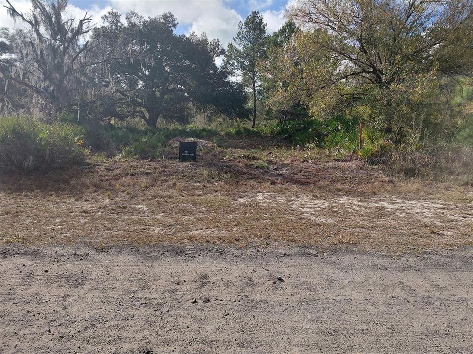На продажу: $25,000 (0.50 acres)