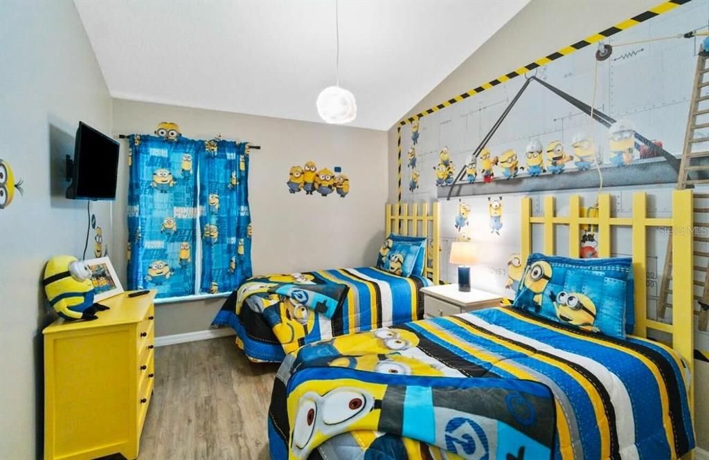 Под контрактом: $385,000 (4 спален, 3 ванн, 1852 Квадратных фут)