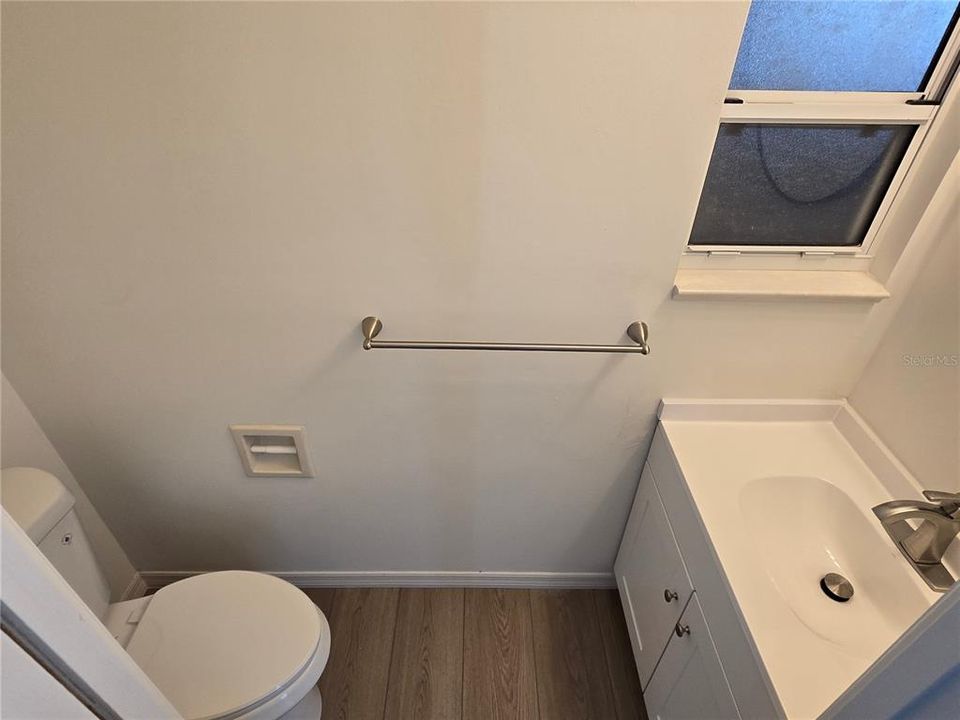 На продажу: $279,000 (3 спален, 2 ванн, 1694 Квадратных фут)