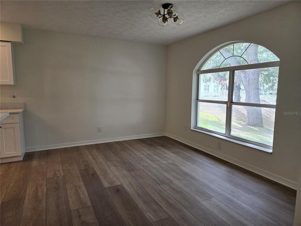 На продажу: $279,000 (3 спален, 2 ванн, 1694 Квадратных фут)