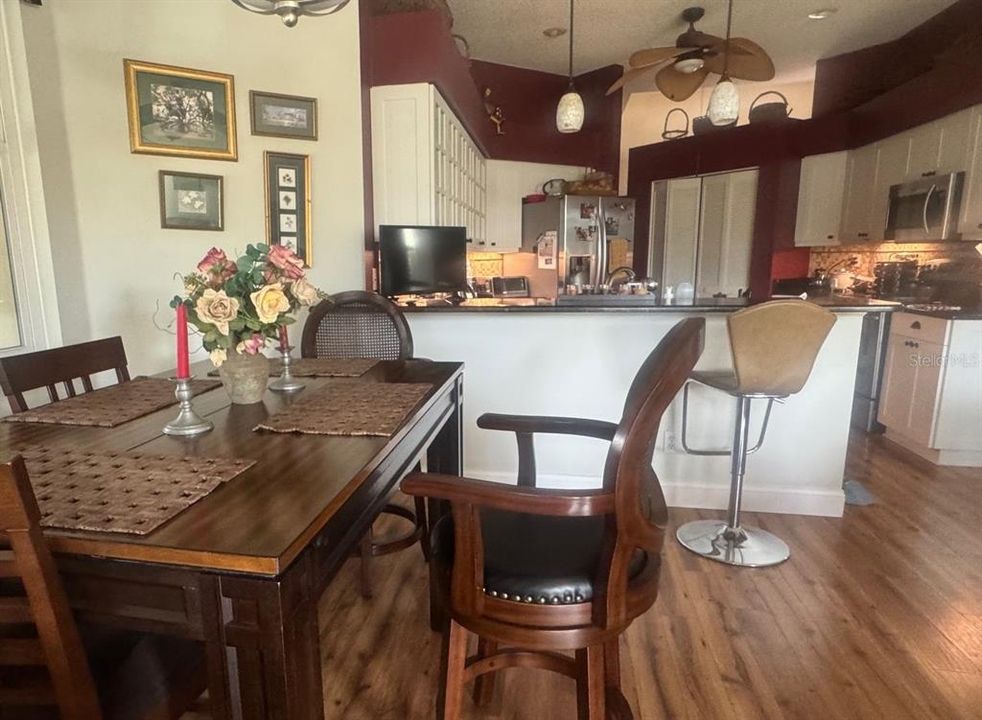 For Rent: $2,100 (2 beds, 2 baths, 2052 Square Feet)