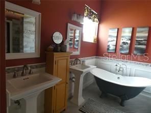 For Rent: $2,100 (2 beds, 2 baths, 2052 Square Feet)