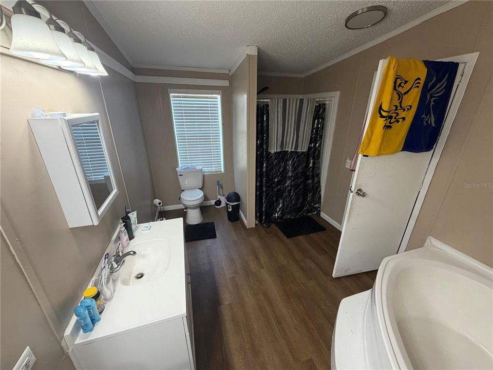 For Sale: $269,000 (3 beds, 2 baths, 1456 Square Feet)
