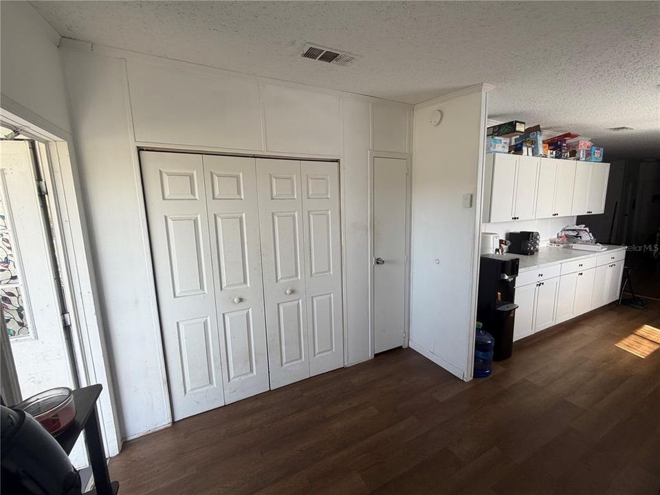 For Sale: $269,000 (3 beds, 2 baths, 1456 Square Feet)