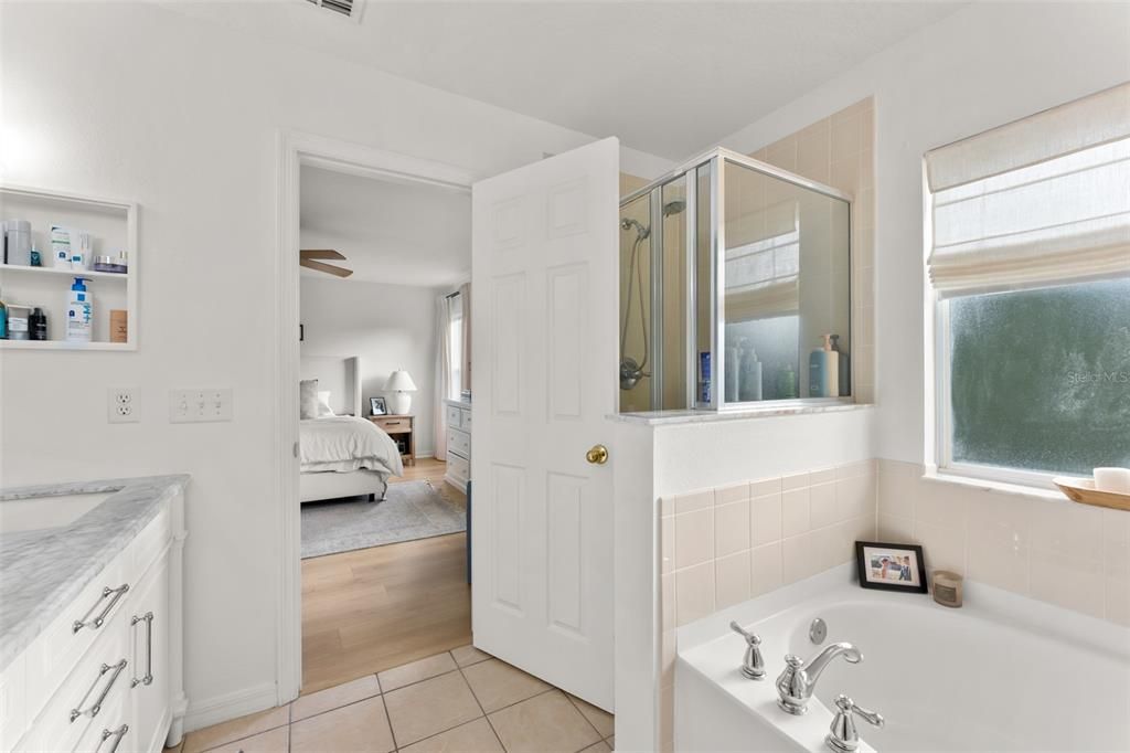 Activo con contrato: $359,900 (3 camas, 2 baños, 1590 Pies cuadrados)