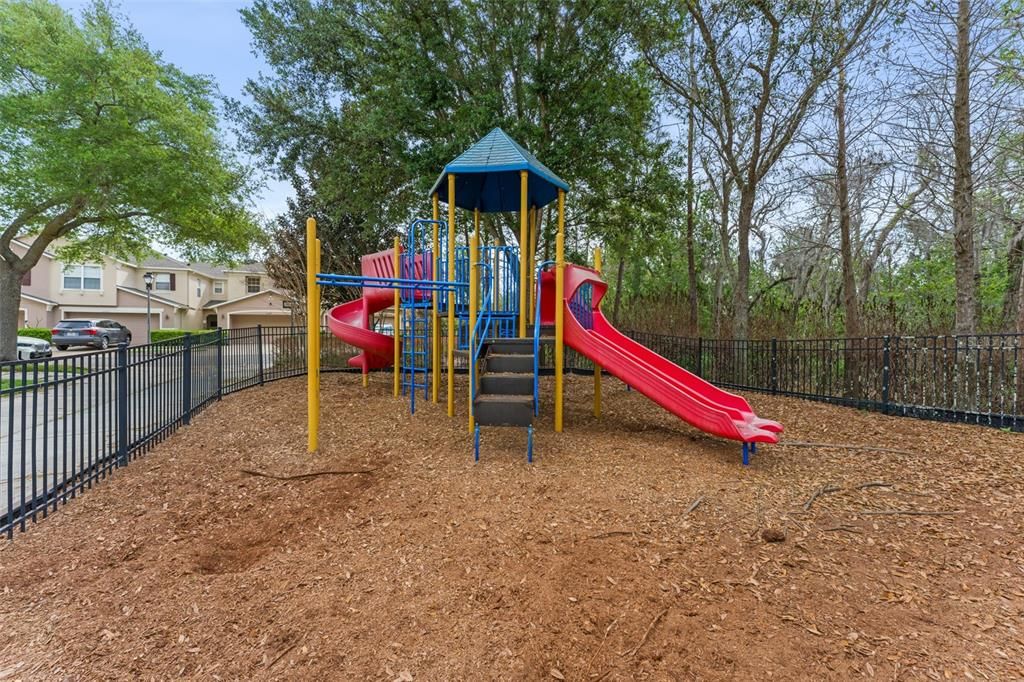 Activo con contrato: $359,900 (3 camas, 2 baños, 1590 Pies cuadrados)