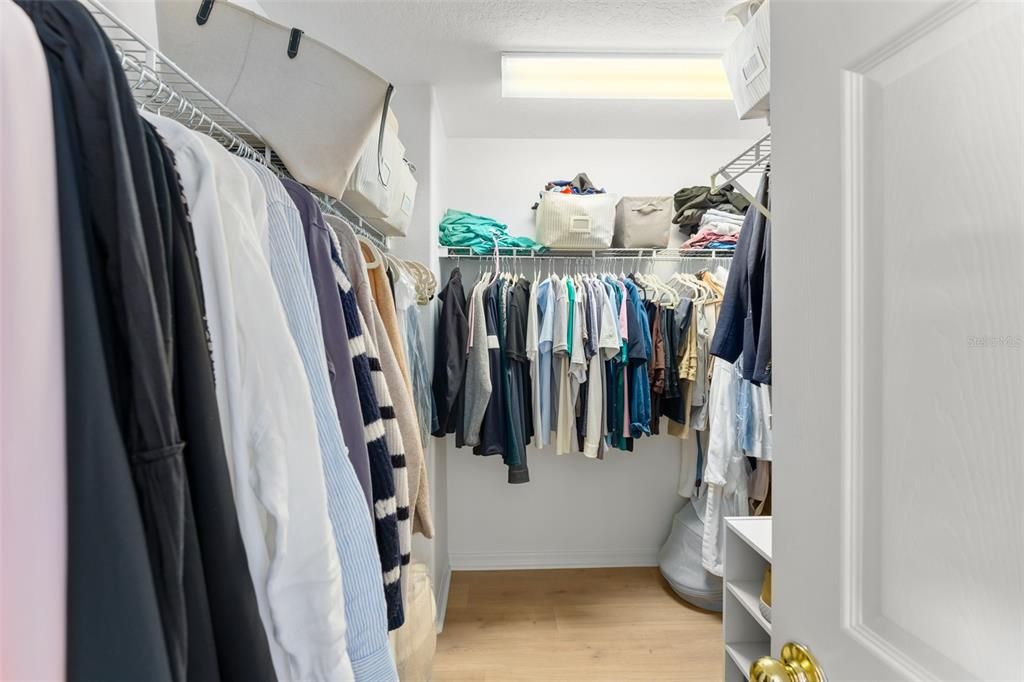 Activo con contrato: $359,900 (3 camas, 2 baños, 1590 Pies cuadrados)