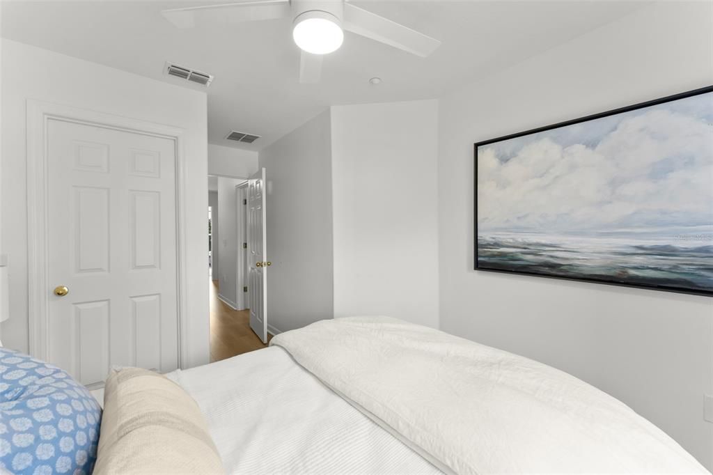 Activo con contrato: $359,900 (3 camas, 2 baños, 1590 Pies cuadrados)