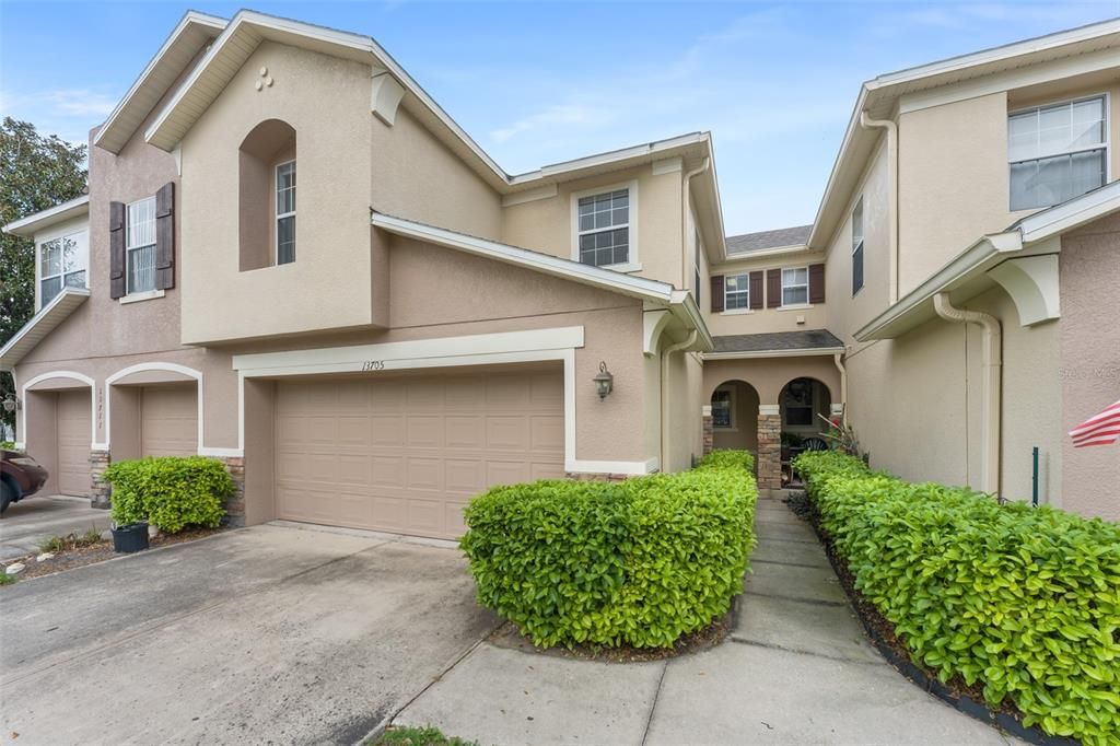 Activo con contrato: $359,900 (3 camas, 2 baños, 1590 Pies cuadrados)
