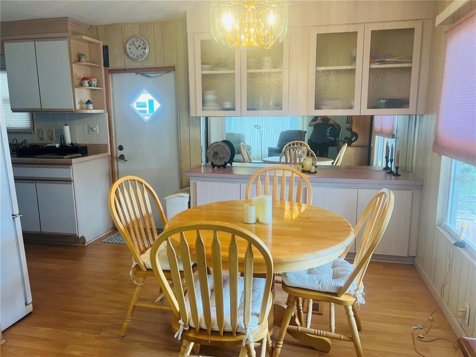 For Sale: $144,900 (2 beds, 2 baths, 959 Square Feet)