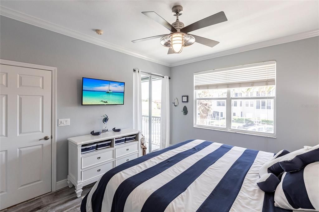 На продажу: $320,000 (3 спален, 2 ванн, 1517 Квадратных фут)