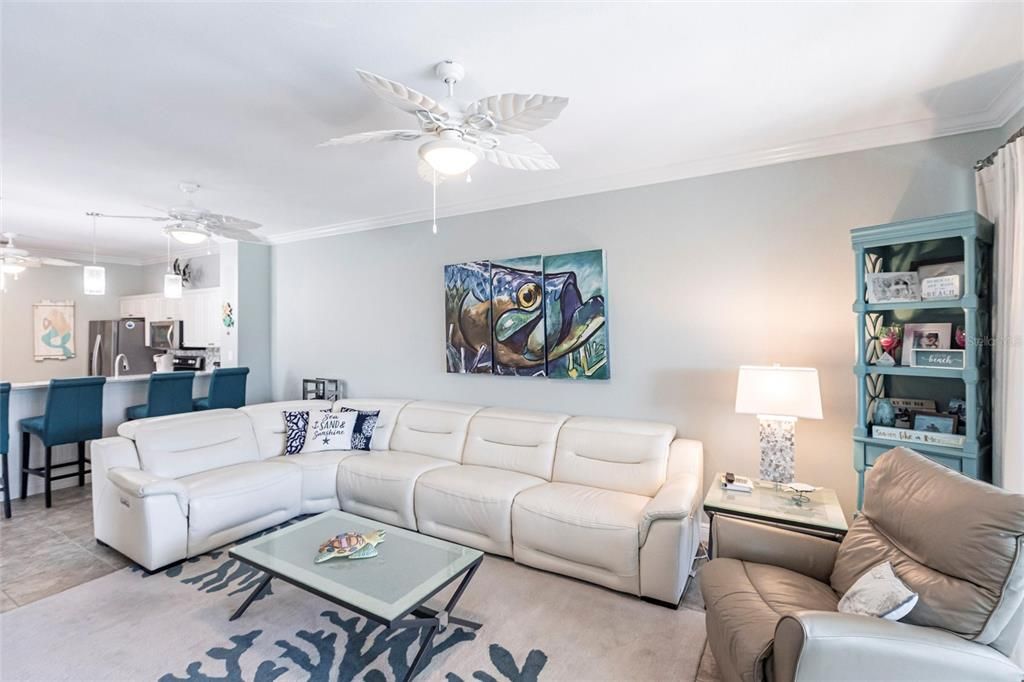 На продажу: $320,000 (3 спален, 2 ванн, 1517 Квадратных фут)