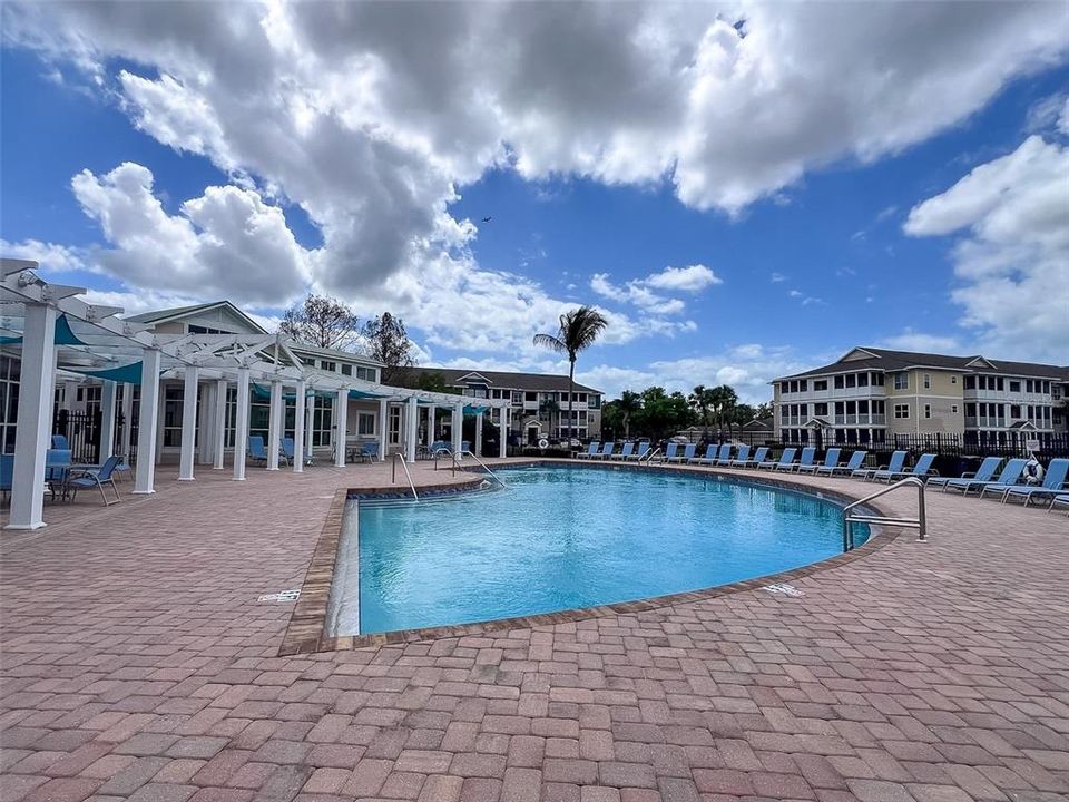 Active With Contract: $169,900 (2 beds, 2 baths, 1048 Square Feet)