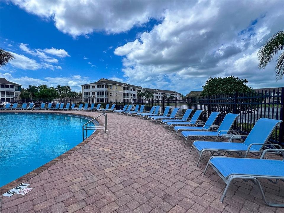 Active With Contract: $169,900 (2 beds, 2 baths, 1048 Square Feet)