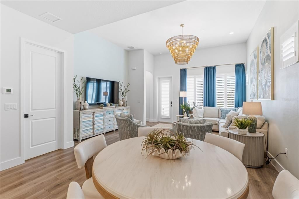 Activo con contrato: $679,000 (3 camas, 2 baños, 2218 Pies cuadrados)