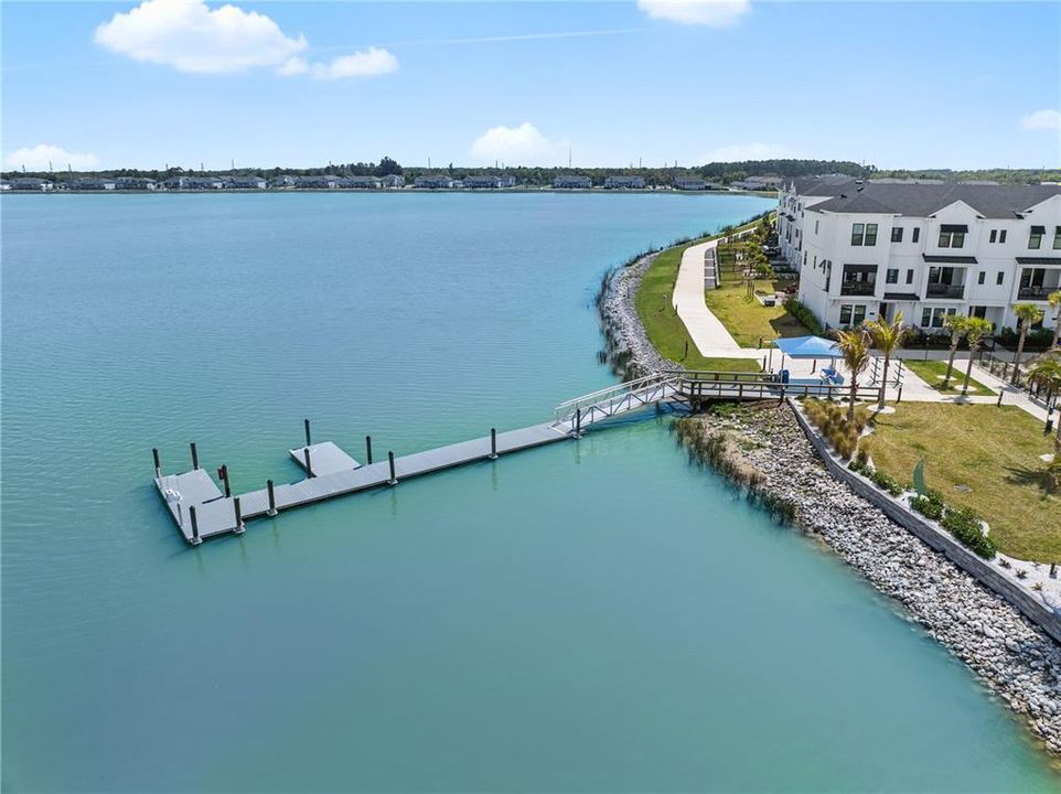 Activo con contrato: $679,000 (3 camas, 2 baños, 2218 Pies cuadrados)