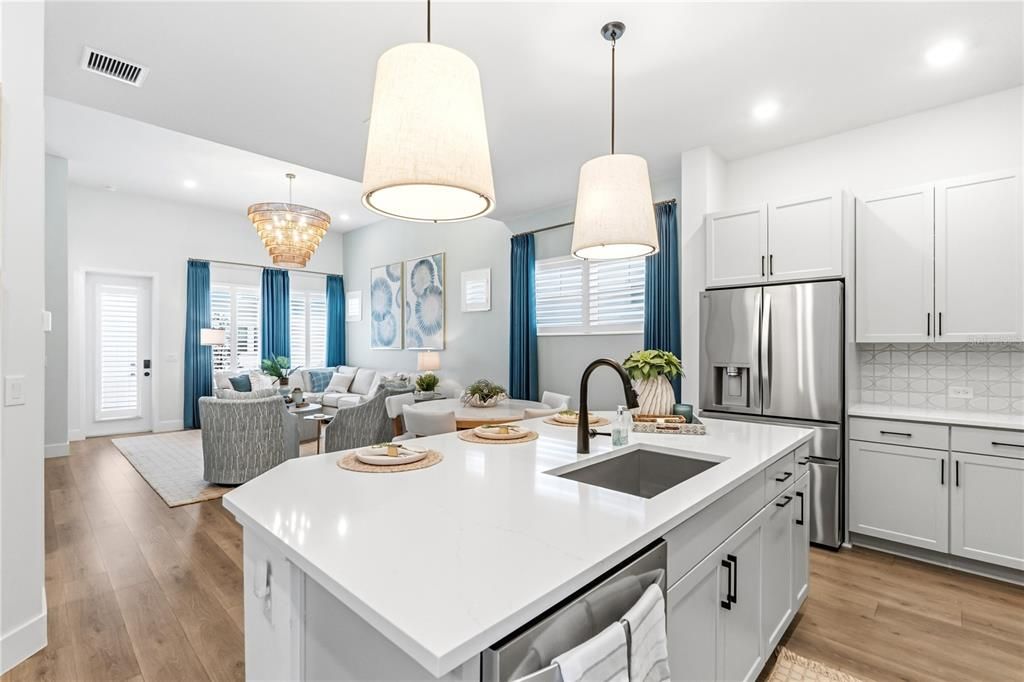 Activo con contrato: $679,000 (3 camas, 2 baños, 2218 Pies cuadrados)