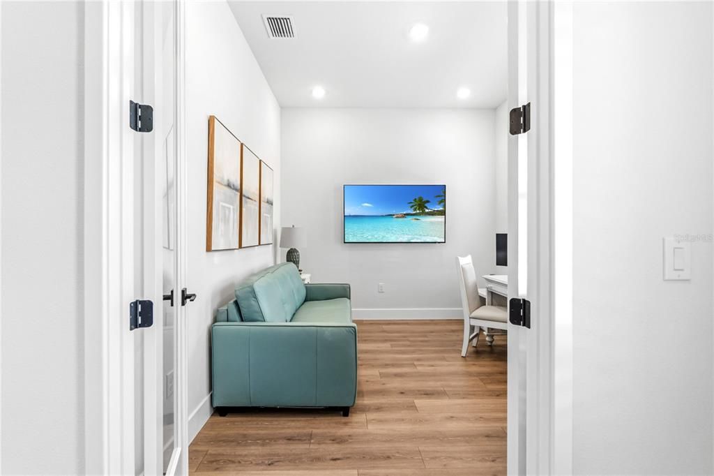 Activo con contrato: $679,000 (3 camas, 2 baños, 2218 Pies cuadrados)