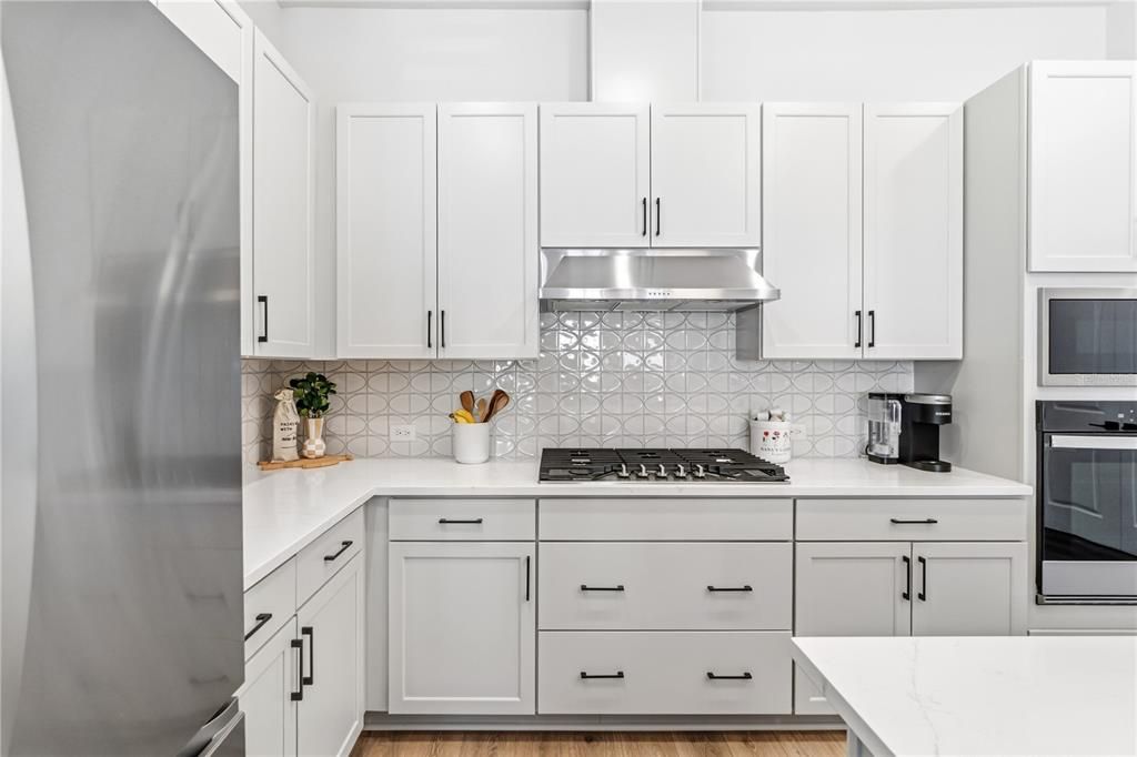 Activo con contrato: $679,000 (3 camas, 2 baños, 2218 Pies cuadrados)