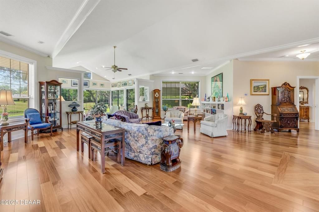 En Venta: $795,000 (3 camas, 2 baños, 3041 Pies cuadrados)