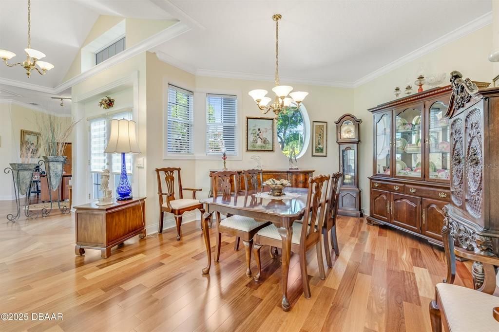 En Venta: $795,000 (3 camas, 2 baños, 3041 Pies cuadrados)