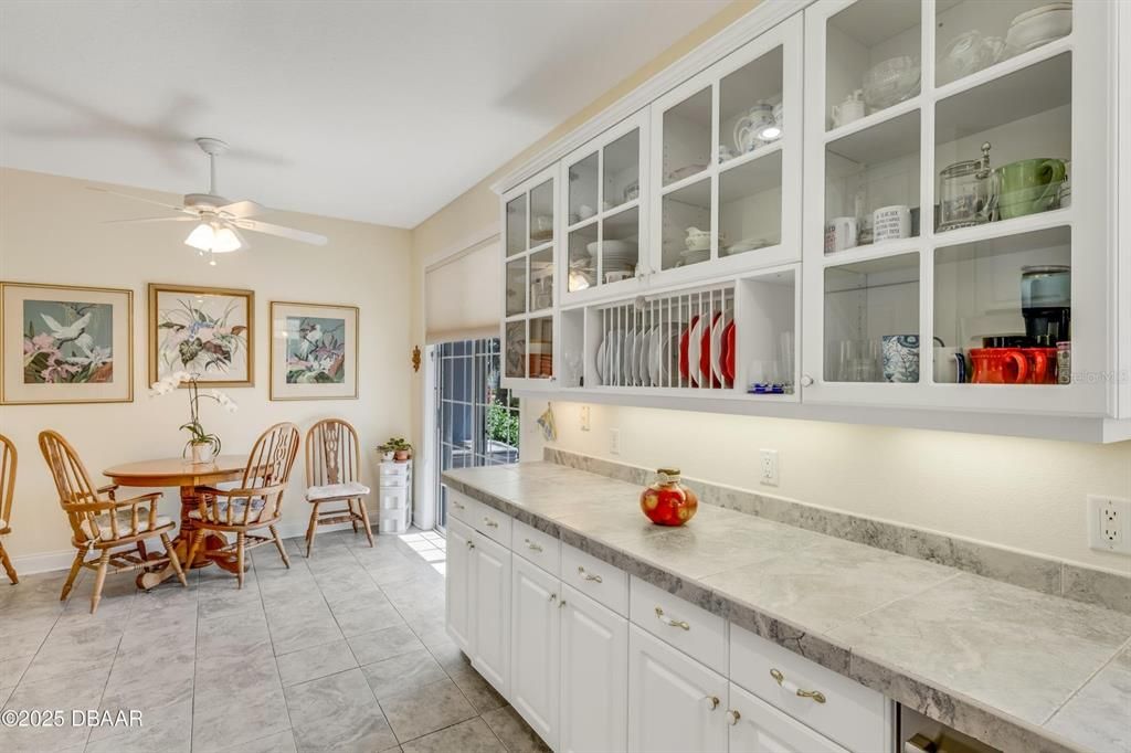En Venta: $795,000 (3 camas, 2 baños, 3041 Pies cuadrados)